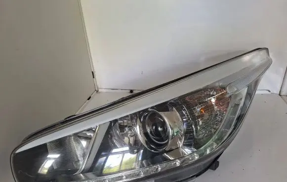 KIA Ceed Headlight/headlamp 92101A2220 L009A220T4J