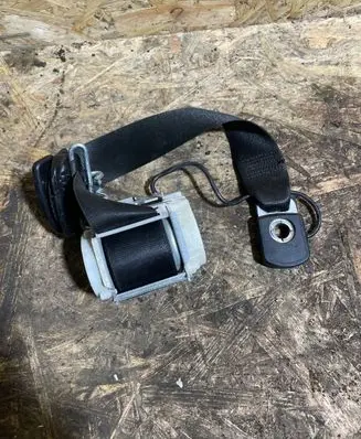 Jaguar XF Front seatbelt 33026462
