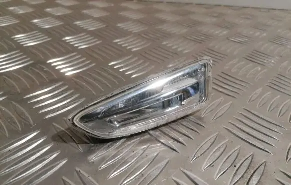 Front fender indicator light