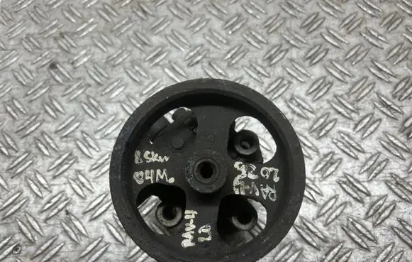 Toyota RAV 4 (XA20) Power steering pump