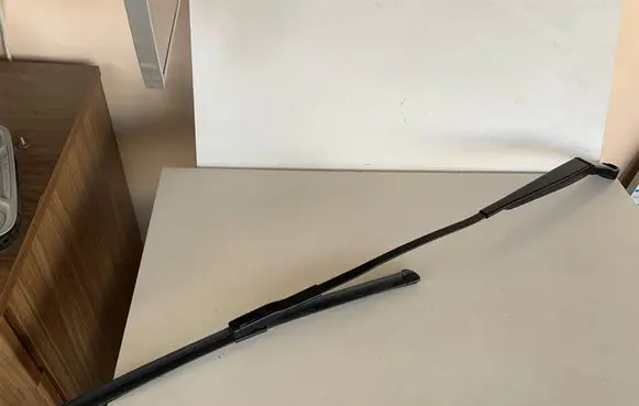 Audi Q7 4M Front wiper blade arm 4M1955408