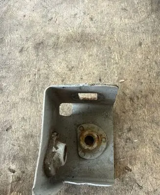 Renault Master III Fender mounting bracket 625250003R