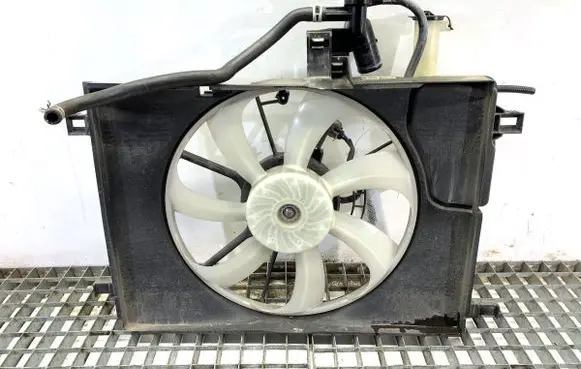 Toyota Yaris Cross Fan set 16363K0020