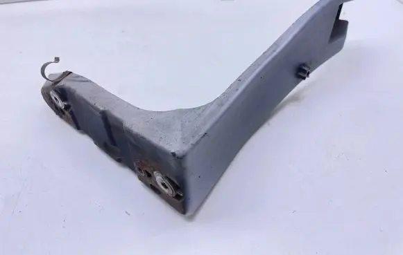Audi A4 S4 B6 8E 8H Fender mounting bracket 8E0821137B