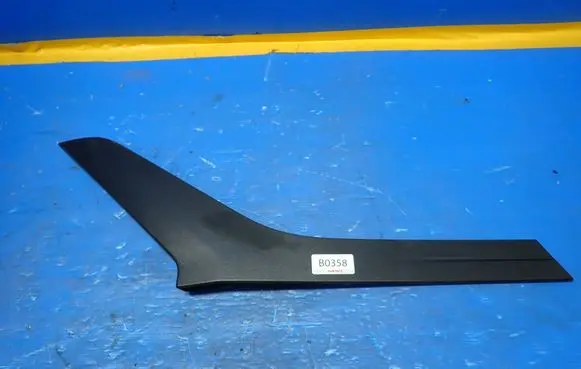 Jeep Avenger Rear door windshield rail SF000181A1
