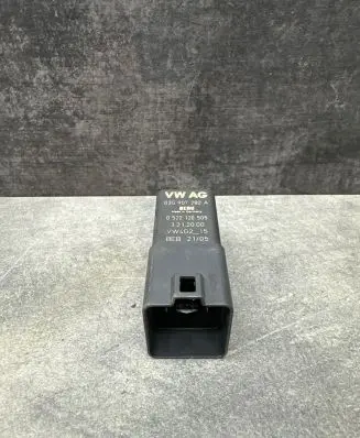 Volkswagen Touran I Glow plug pre-heat relay 03G907282A 0522120505 3212000