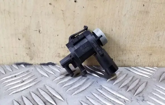 Audi A3 S3 8L Turbo solenoid valve 1J0906283C