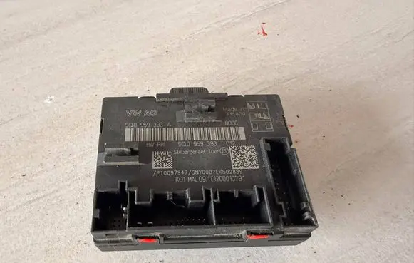Volkswagen Golf VII Door control unit/module 5Q0959393A