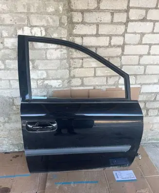 Chrysler Voyager Front door