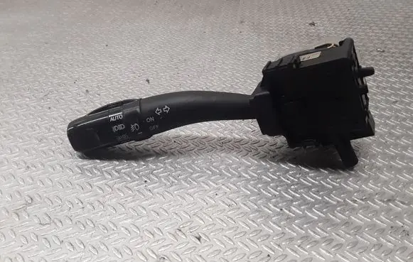 KIA Carens II Indicator stalk 202004729