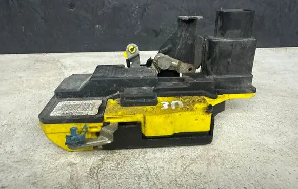 Volvo S80 Rear door lock 30699759