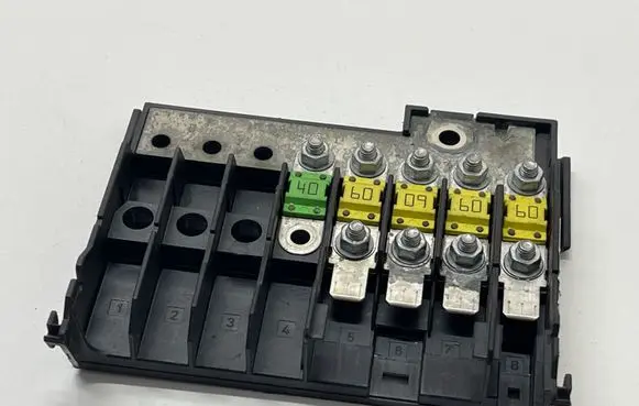 Ford Fiesta Fuse module 2S6T14A073BB 1394252