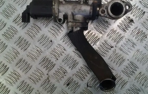 Opel Astra H EGR valve B714