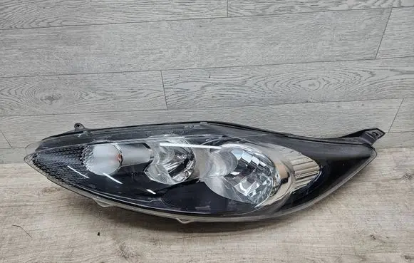 Ford Fiesta Headlight/headlamp 8A6113W030AJ