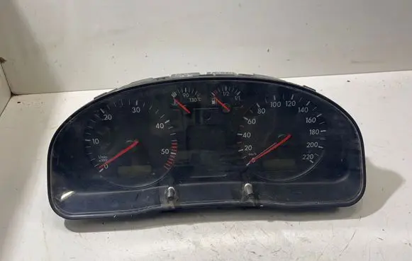 Volkswagen PASSAT B5 Speedometer (instrument cluster) 3B0919881N 110008794
