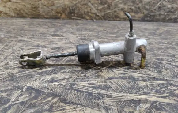 Chevrolet Aveo Clutch master cylinder