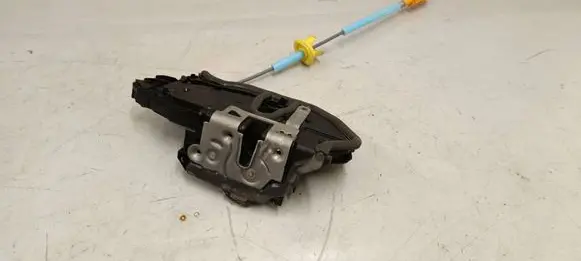 BMW 5 G60 Front door lock 4b06280