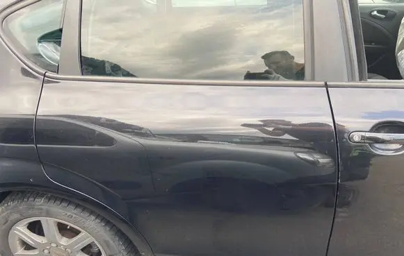 Seat Leon (1P) Rear door