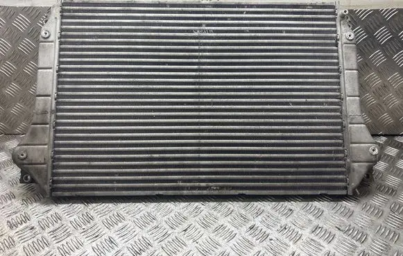 Toyota Avensis T250 Intercooler radiator