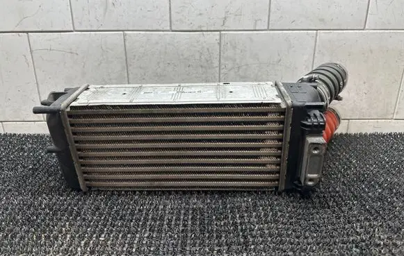 Citroen DS5 Intercooler radiator 9656503480