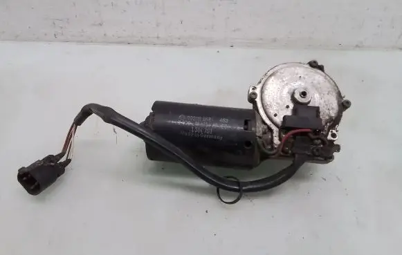 BMW 5 E34 Wiper motor 0390241413