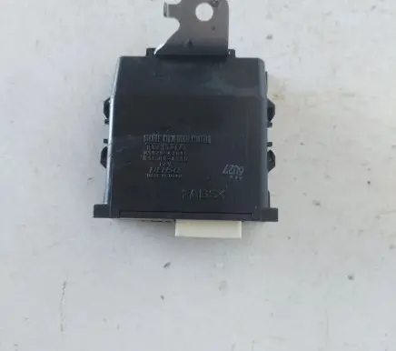 Lexus RX 450H Door central lock control unit/module 8597048040 0515004380