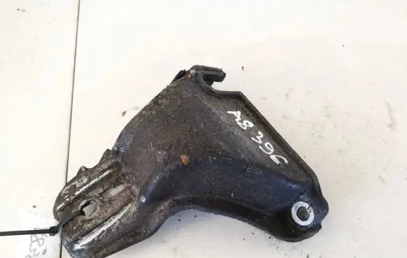 Nissan Primera Engine mount bracket rn62490lb