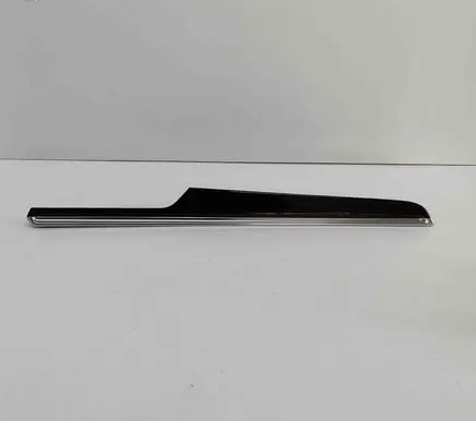 Porsche Macan (95B) Front door card panel trim 95B867409D