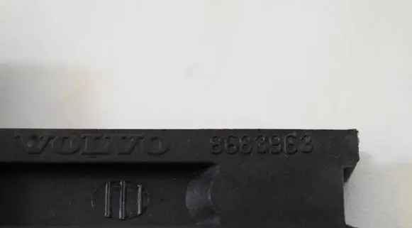 Volvo XC90 Hand brake release handle 8683963