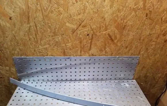 Roof trim bar molding cover