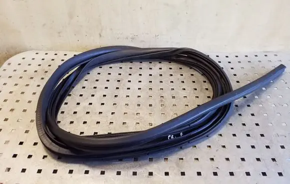Mitsubishi Outlander Front door rubber seal