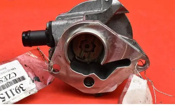 Renault Clio I Vacuum pump 146505272R