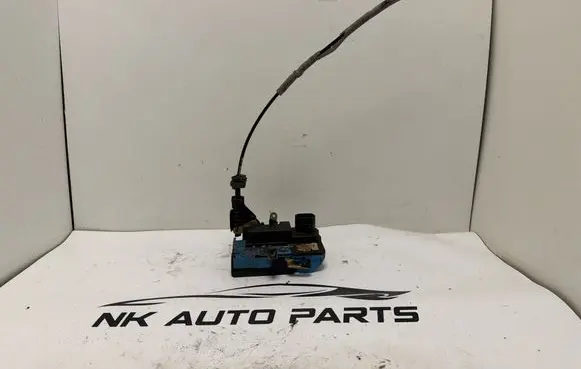 Volvo S60 Front door lock 30699746
