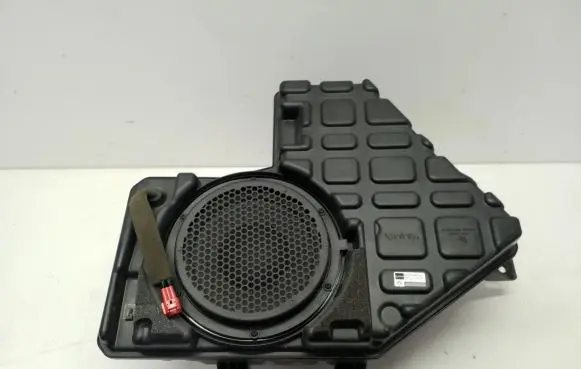 Chrysler Town u0026 Country V Subwoofer speaker 05107087AF