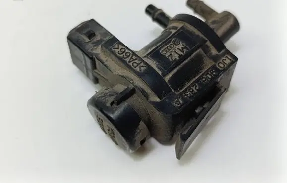 Volkswagen Golf IV Turbo solenoid valve 1J0906283A