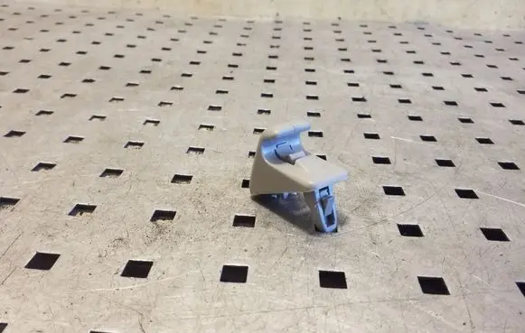 Sun visor clip/hook/bracket