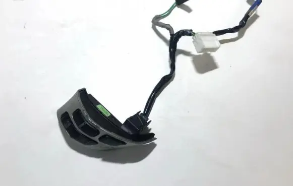 Steering wheel buttons/switches
