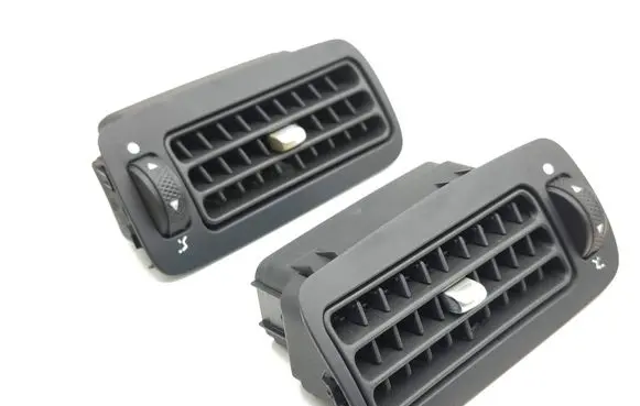 Maserati Quattroporte Rear air vent grill 156028677 156028676