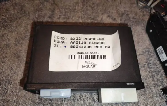 Jaguar XF X250 Hand brake control module 8X232C496AD 90044030 080428195951