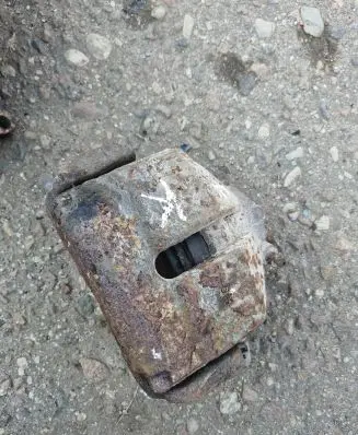 Volkswagen PASSAT B6 Front brake caliper