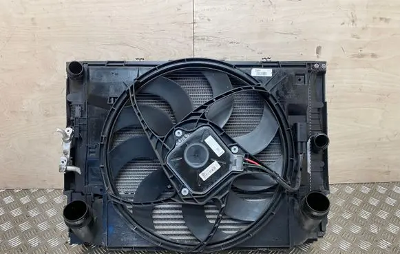 BMW 4 F32 F33 Radiator set 8641946 8641963 8507404