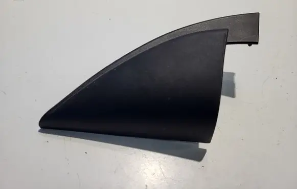 Hyundai Kona I Front door glass trim molding
