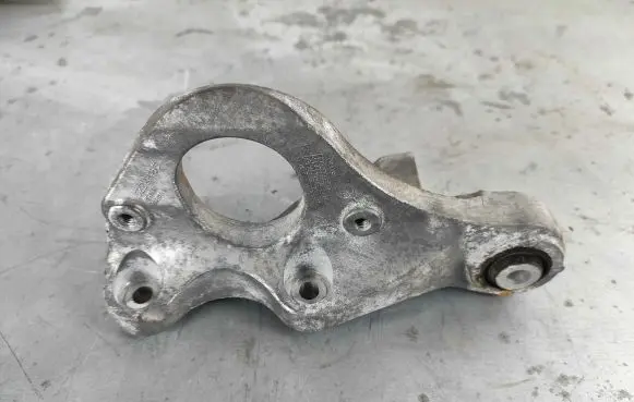 Volvo XC60 Engine mounting bracket 32222463 31401993
