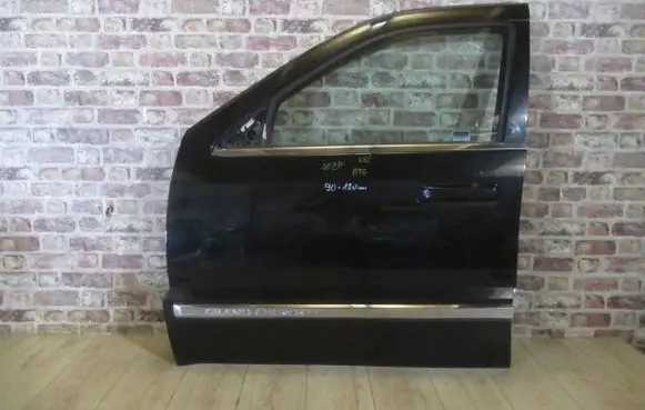 Jeep Grand Cherokee (WK) Front door