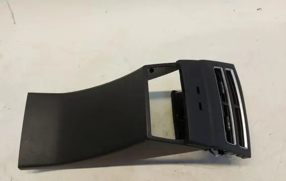 Rear air vent grill