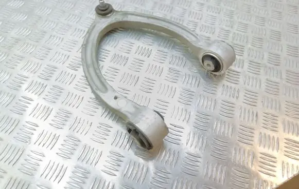 Front lower control arm/wishbone