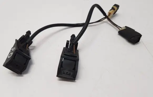 Windshield washer spray nozzle