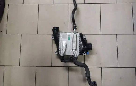 Land Rover Range Rover Velar Intercooler radiator GX736K775AD