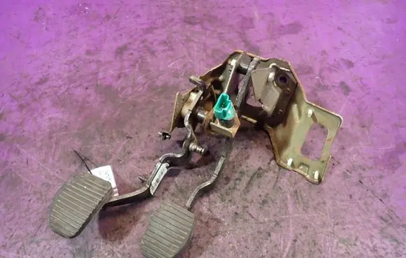 Peugeot Partner Pedal assembly