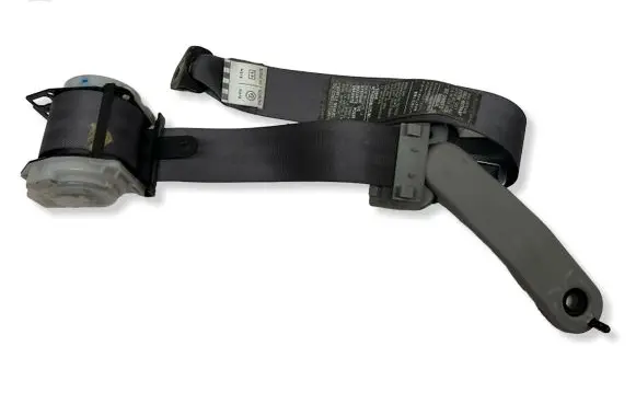 Mitsubishi Pajero Rear seatbelt N1527
